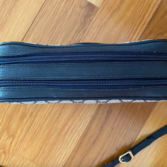 Gucci Plus Double Zip Shoulder Bag - Extremely Rare - Picture 10 of 11